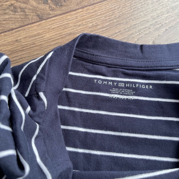 New Tommy Hilfiger Top - Picture 4 of 5